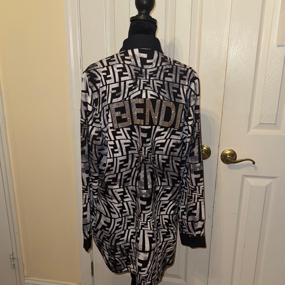 Stylish Black and White Button Down Shirt - Picture 2 of 16